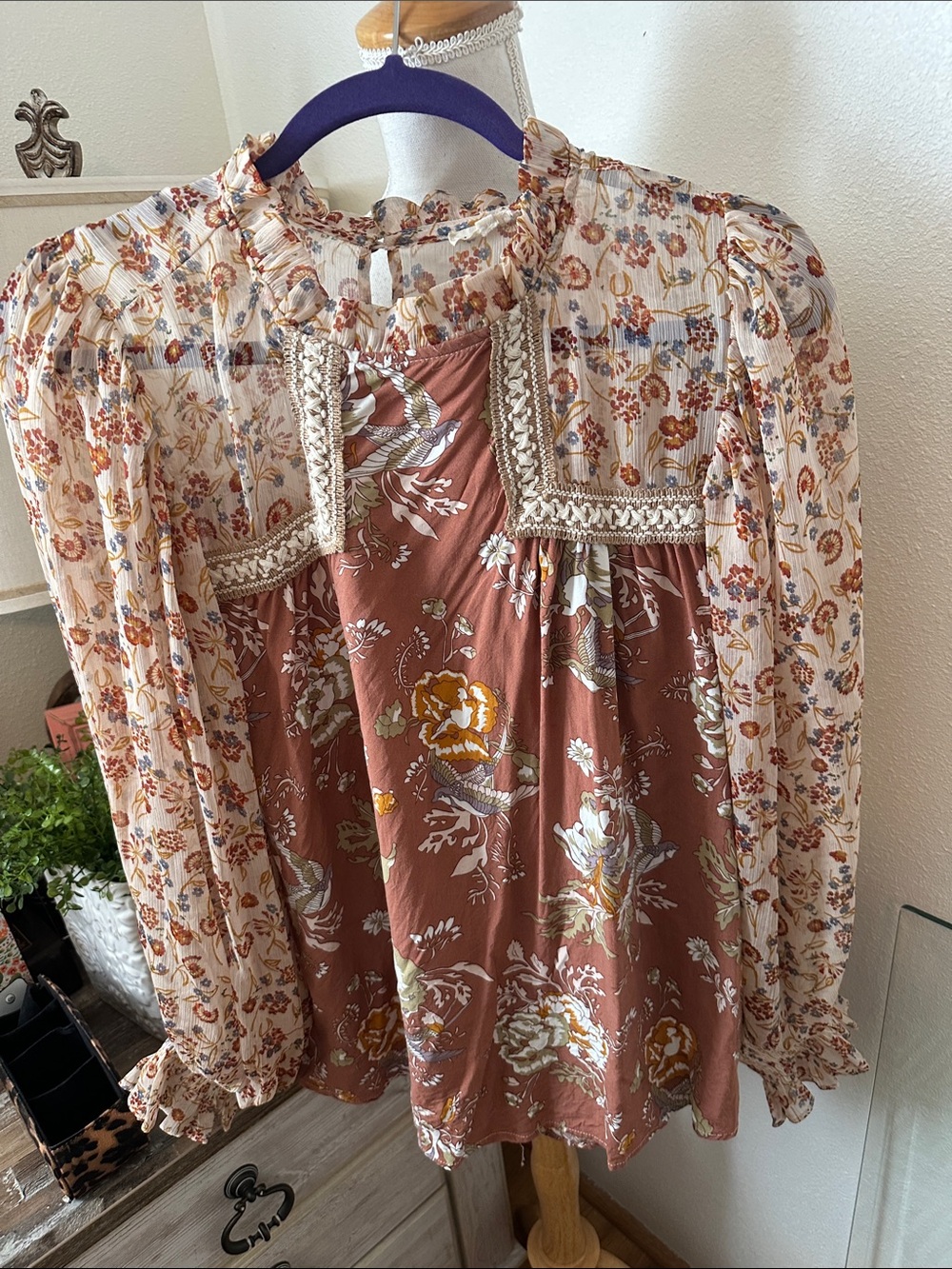 JODIFL Rust and Cream Floral Boho Blouse